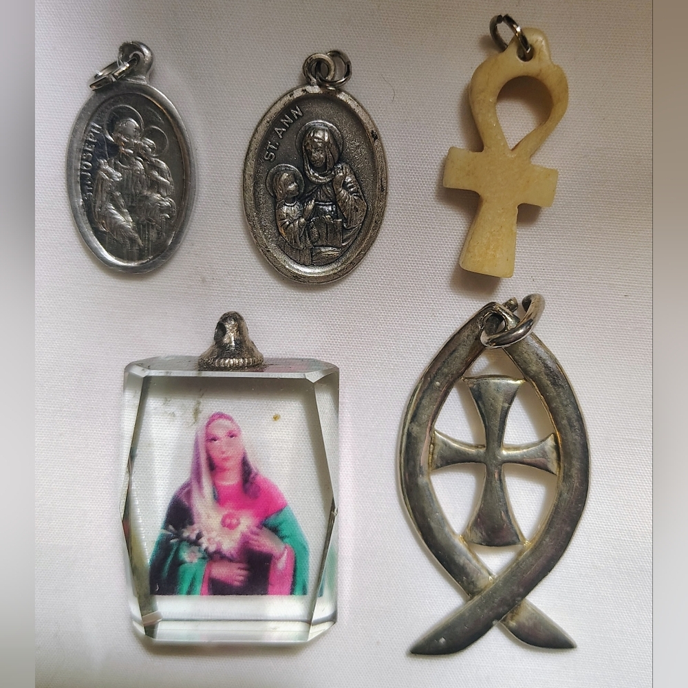 Vintage lot of 5 Religious Medals/Pendants Virgin Mary, St Joseph, St Ann
